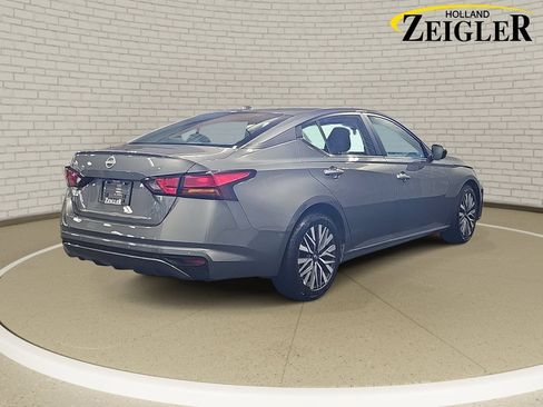 Certified 2025 Nissan Altima 2.5 SV FWD image 5