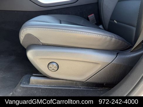 Used 2025 Mercedes-Benz GLE 350 4MATIC w/ Driver Assistance Package image 29