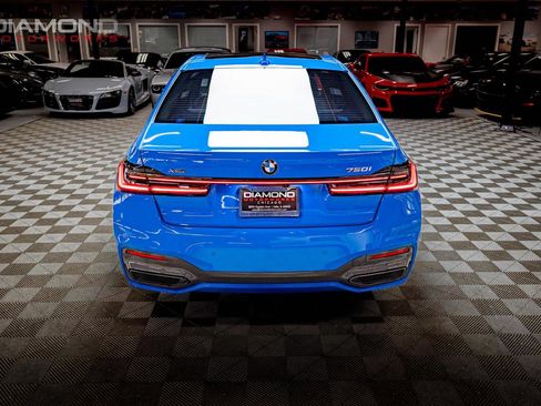 Used 2021 BMW 750i xDrive w/ Executive Package image 32