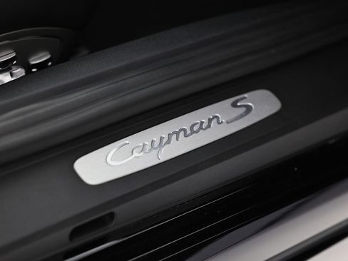Certified 2024 Porsche 718 Cayman S RWD image 32
