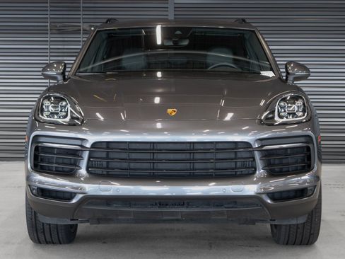 Certified 2023 Porsche Cayenne AWD/4WD image 8