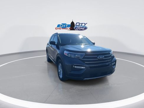 Used 2023 Ford Explorer XLT w/ Equipment Group 202A image 4