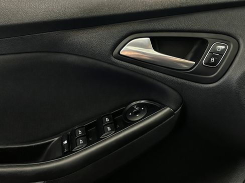 Used 2018 Ford Focus SE FWD image 13