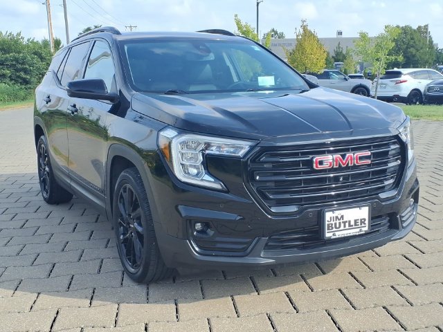 Used 2024 GMC Terrain SLT w/ Tech Package FWD image 27