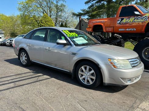 Used 2008 Ford Taurus SEL image 2