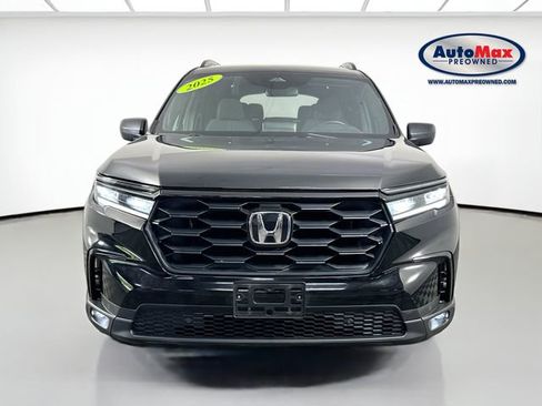 Used 2025 Honda Pilot Sport image 6