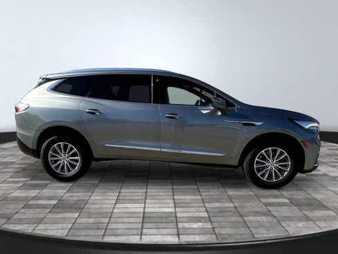 Used 2024 Buick Enclave Premium AWD/4WD image 8