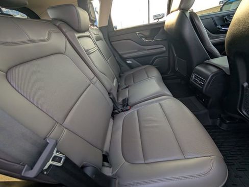 Used 2023 Lincoln Corsair Reserve AWD/4WD image 6