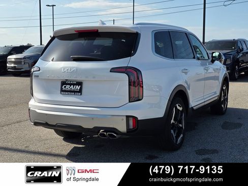 Used 2023 Kia Telluride EX w/ EX Captain's Chair Package FWD image 7