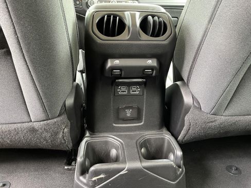 Certified 2025 Jeep Wrangler Unlimited Sahara AWD/4WD image 38