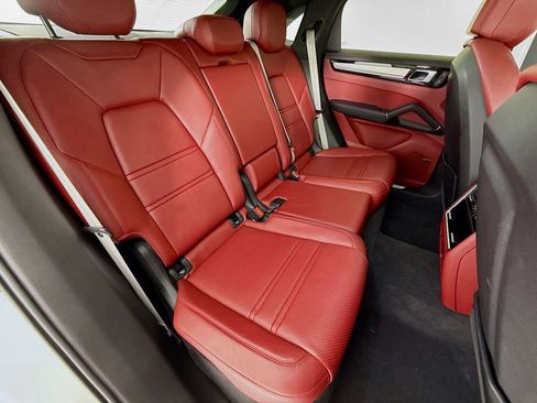 Certified 2023 Porsche Cayenne Platinum Edition w/ Premium Package Plus (PIA) AWD/4WD image 30