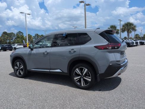 Used 2022 Nissan Rogue Platinum w/ Head-Up Display Package AWD/4WD image 7