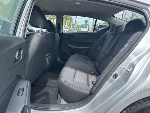 Used 2024 Nissan Altima 2.5 SV image 18