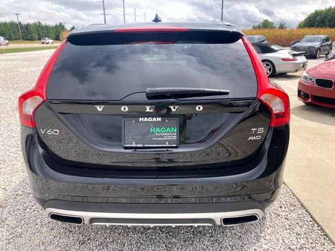 Used 2017 Volvo V60 T5 Cross Country w/ Convenience Package AWD/4WD image 5