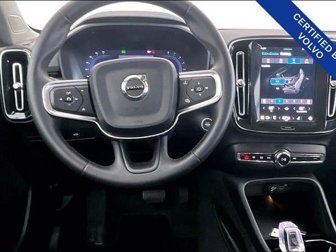 Certified 2025 Volvo XC40 B5 Plus image 7