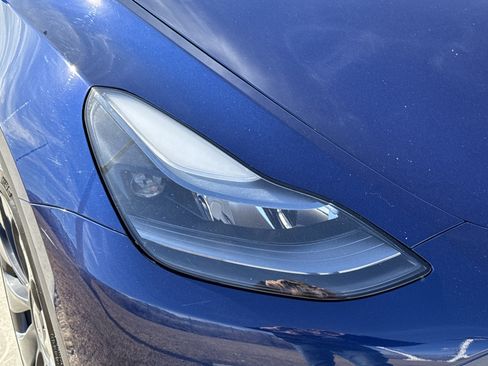 Used 2025 Tesla Model Y Performance image 10