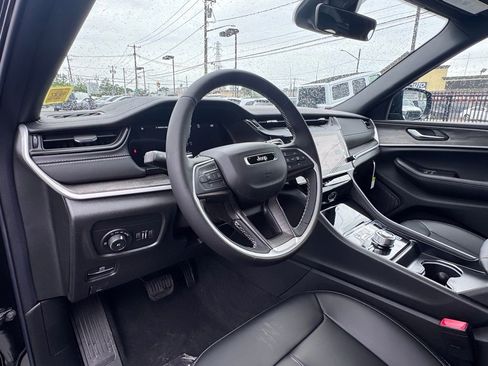 New 2026 Jeep Grand Cherokee L Limited w/ Limited Altitude Package AWD/4WD image 12