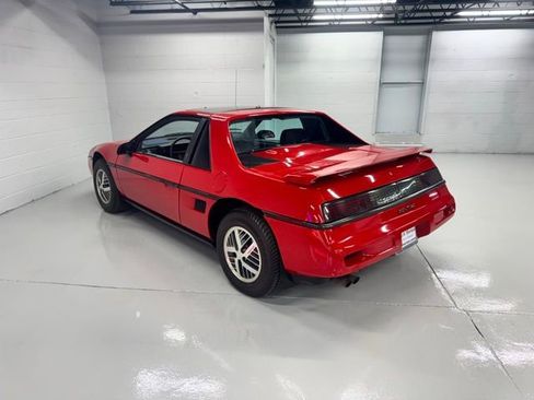 Used 1988 Pontiac Fiero image 3