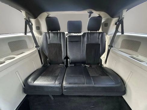 Used 2018 Dodge Grand Caravan SXT FWD image 24
