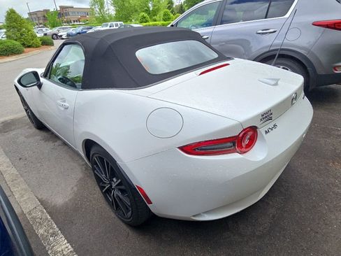 Used 2024 MAZDA MX-5 Miata Grand Touring RWD image 5