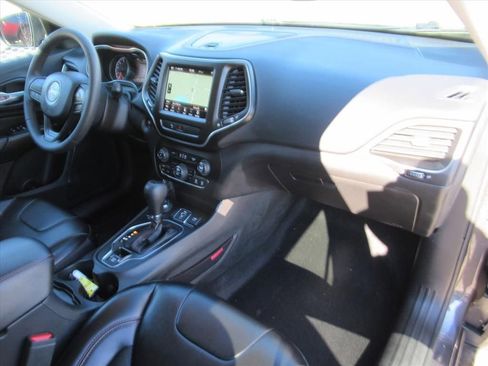 Used 2020 Jeep Cherokee Trailhawk w/ Trailer Tow Group image 11