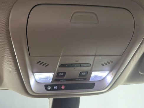 Used 2019 Buick Enclave Avenir w/ Avenir Technology Package AWD/4WD image 16