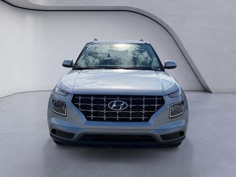 New 2026 Hyundai Venue SEL FWD image 8