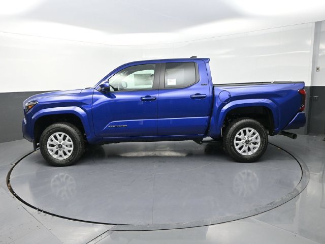 Used 2025 Toyota Tacoma SR5 w/ SR5 Upgrade Package AWD/4WD image 4