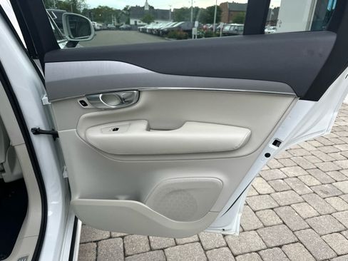 Used 2023 Volvo XC90 B5 Core w/ Climate Package AWD/4WD image 38