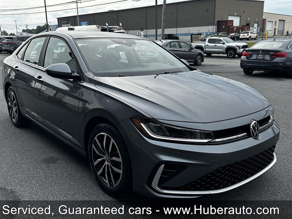 Used 2026 Volkswagen Jetta SE FWD image 3