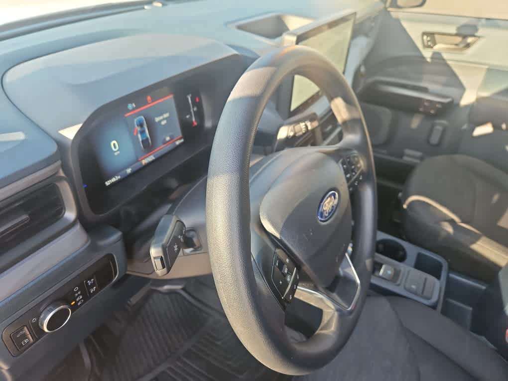 Certified 2025 Ford Maverick XL FWD image 8