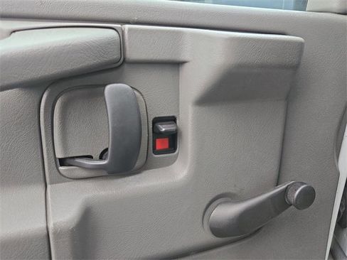 Used 2013 Chevrolet Express 3500 w/ Shuttle Bus Package image 13