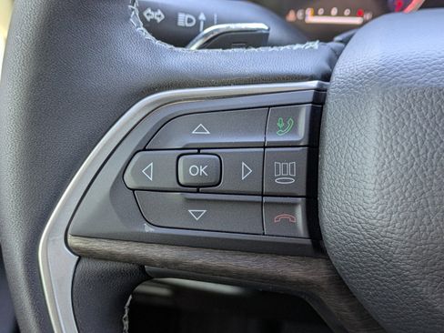 New 2025 Jeep Grand Cherokee Limited image 28