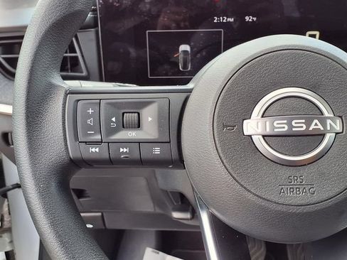 Used 2025 Nissan Kicks SV FWD image 5