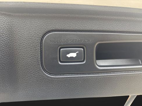 Used 2025 Honda Pilot EX-L image 15