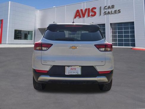 Used 2025 Chevrolet TrailBlazer LT AWD/4WD image 9