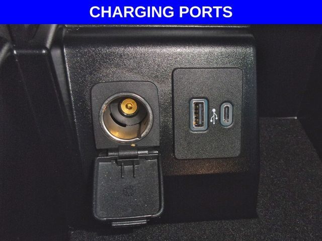 Used 2021 Ford Explorer XLT w/ Equipment Group 202A AWD/4WD image 9