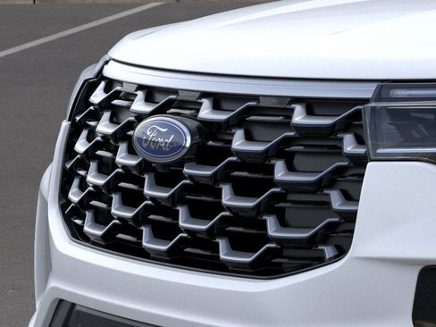 New 2026 Ford Explorer Platinum AWD/4WD image 17