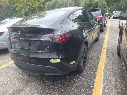 Used 2023 Tesla Model Y Long Range AWD/4WD image 4