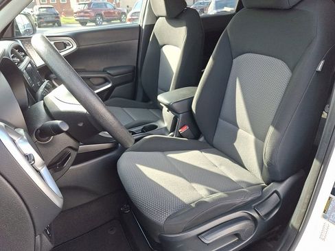 Used 2023 Kia Soul LX w/ Option Group 015 image 8