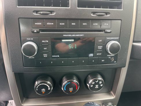 Used 2012 Jeep Liberty Sport AWD/4WD image 16