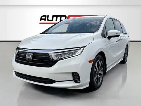 Used 2023 Honda Odyssey Touring image 3