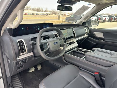 Used 2025 Ford Expedition Max Active image 12