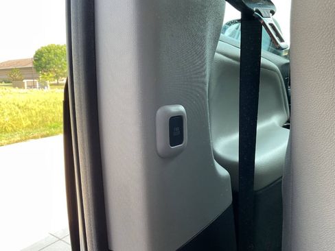 Used 2016 Toyota Sienna Limited w/ Protection Package FWD image 42