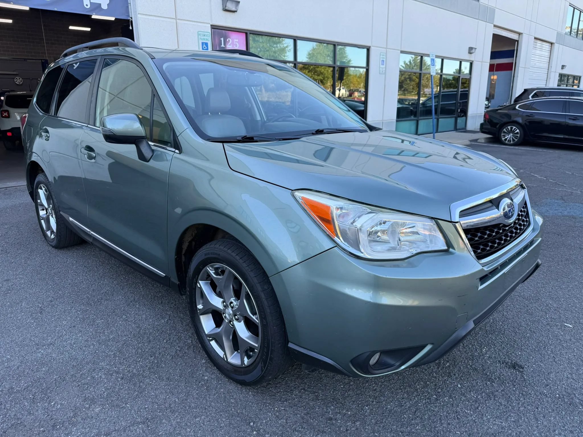 Used 2016 Subaru Forester 2.5i Touring w/ Popular Package #2 AWD/4WD image 8