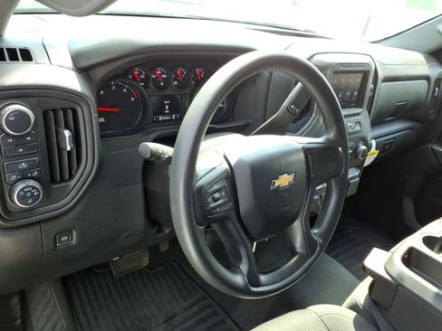 Used 2023 Chevrolet Silverado 2500 Custom w/ Custom Value Package image 9