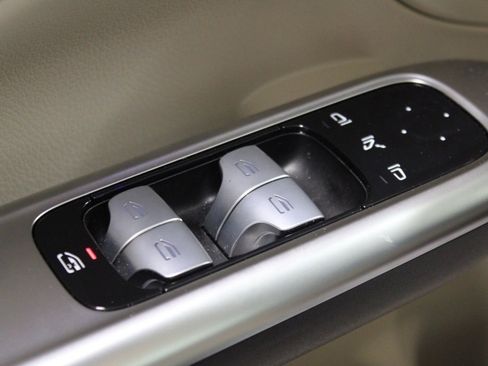 Used 2025 Mercedes-Benz C 300 C 300 image 16