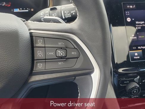 Used 2023 Jeep Grand Cherokee Altitude AWD/4WD image 18