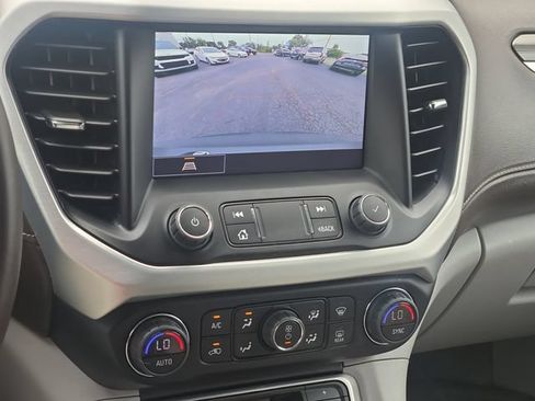 Used 2023 GMC Acadia SLT w/ Preferred Package AWD/4WD image 22