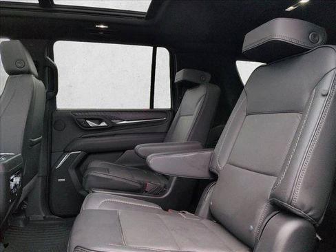 Used 2024 GMC Yukon XL Denali AWD/4WD image 21